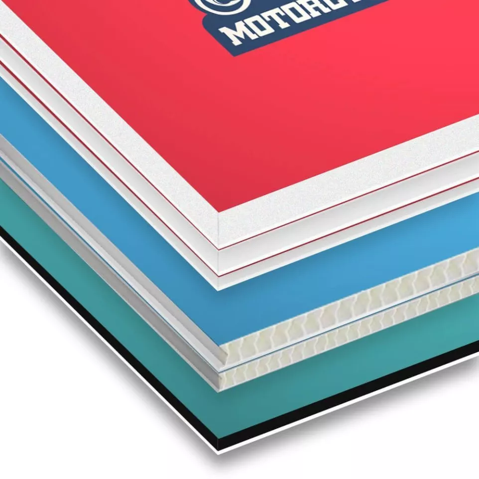 Panneau carton 1.6mm de 50 x 75 cm avec 2 trous sur le dessus
