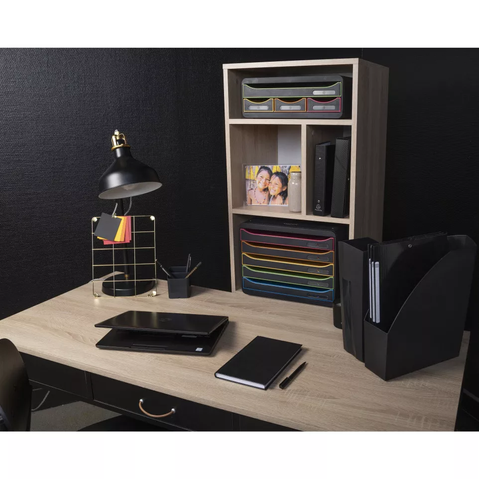 Stand up sign holder magneted closure...