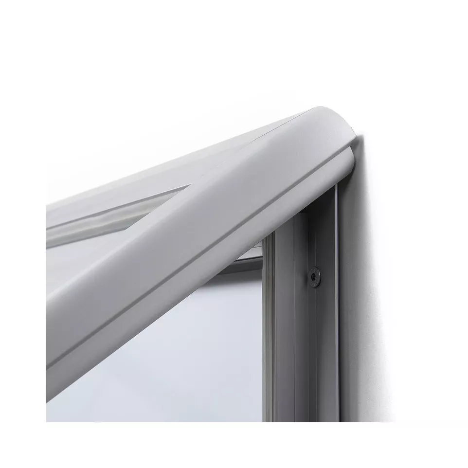 Outdoor Lockable Showcase 8x A4