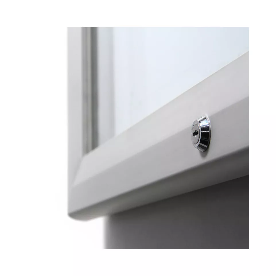 Outdoor Lockable Showcase 8x A4