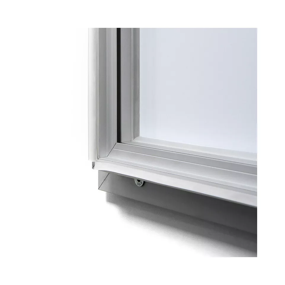 Outdoor Lockable Showcase 8x A4