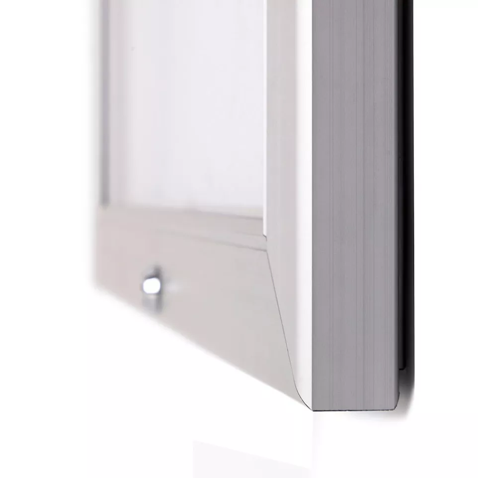 Outdoor Lockable Showcase Alpha 9xA4