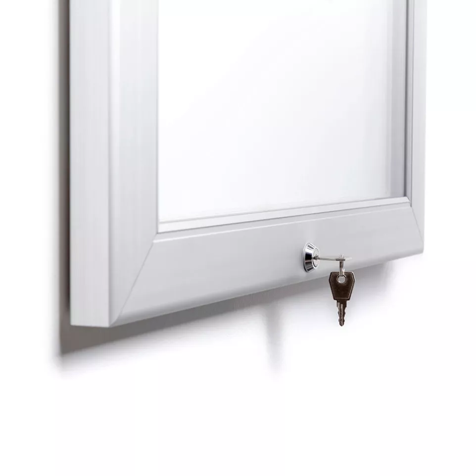 Outdoor Lockable Showcase Alpha 12xA4