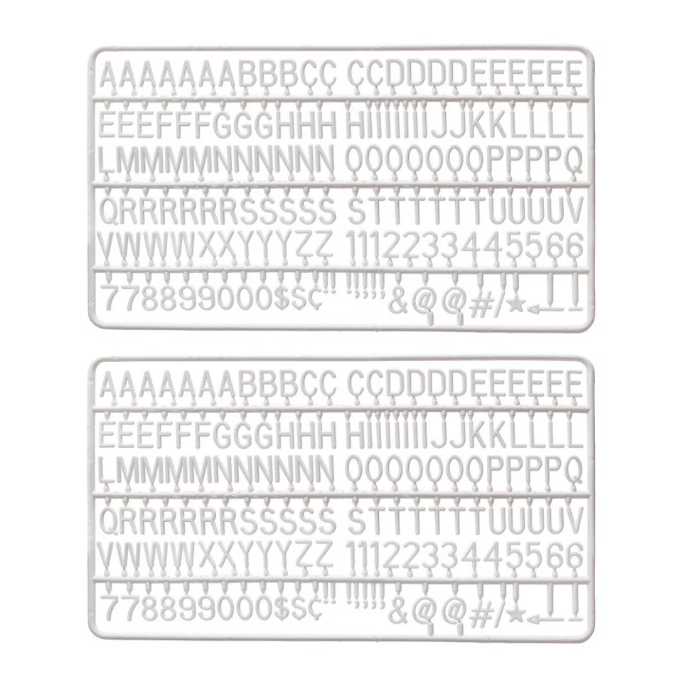 Lot de lettres en plastique blanches...