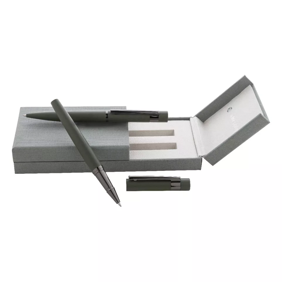 Atelier vert  parure de stylos 