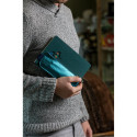 Ginkgo, Trousse en cuir réversible pour carnet A5 (2 faces : un côté cuir teinté vert sapin, un côté cuirisé bleu indigo) avec u