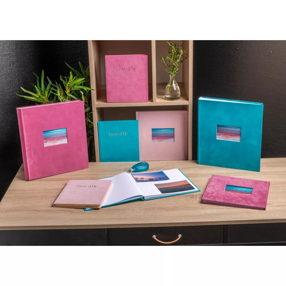 Livre d'or 140 pages tranche or...
