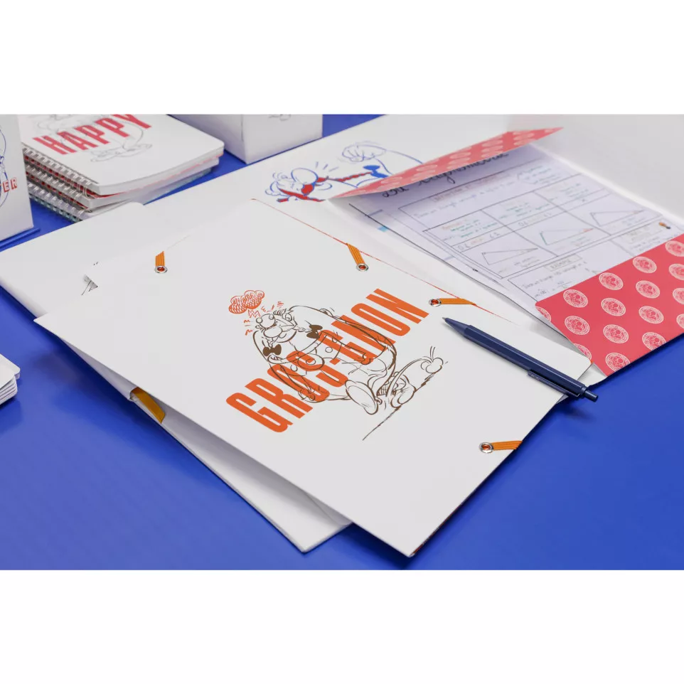 Astérix 5, Chemise à élastique...