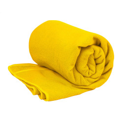 Gains yellow  towel 