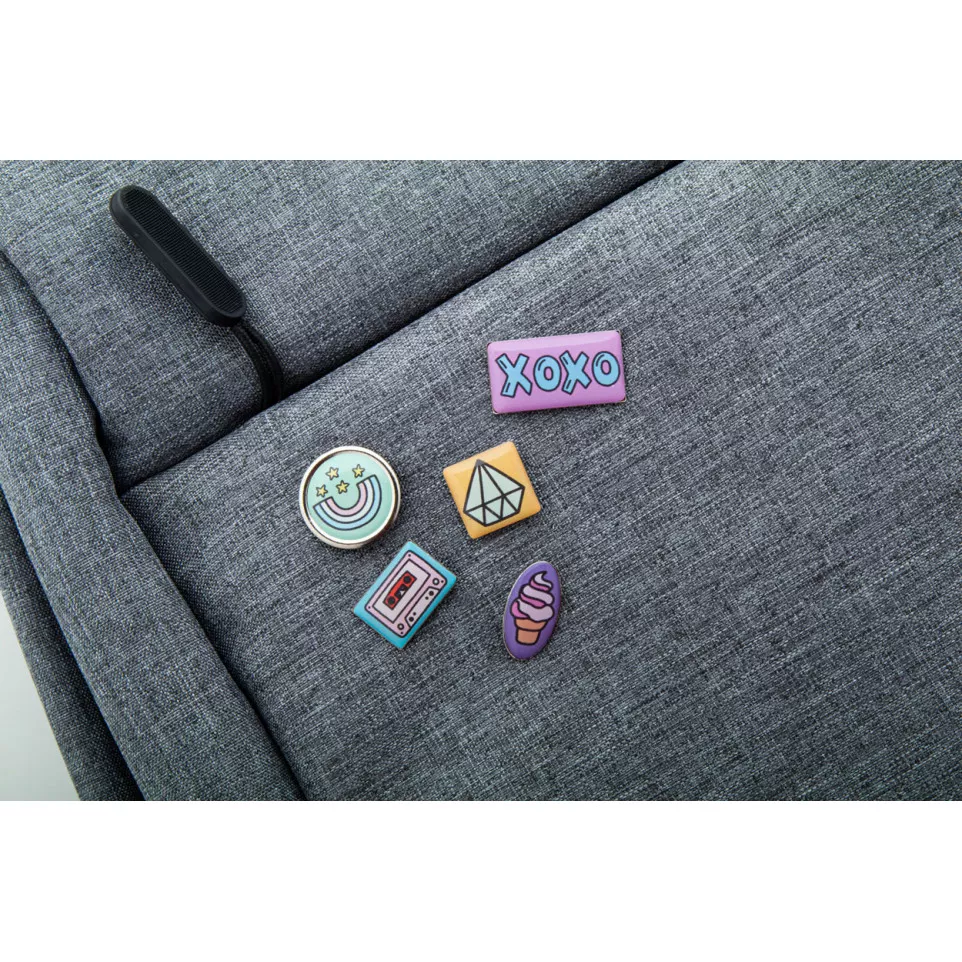 Oran silver  metal badge 