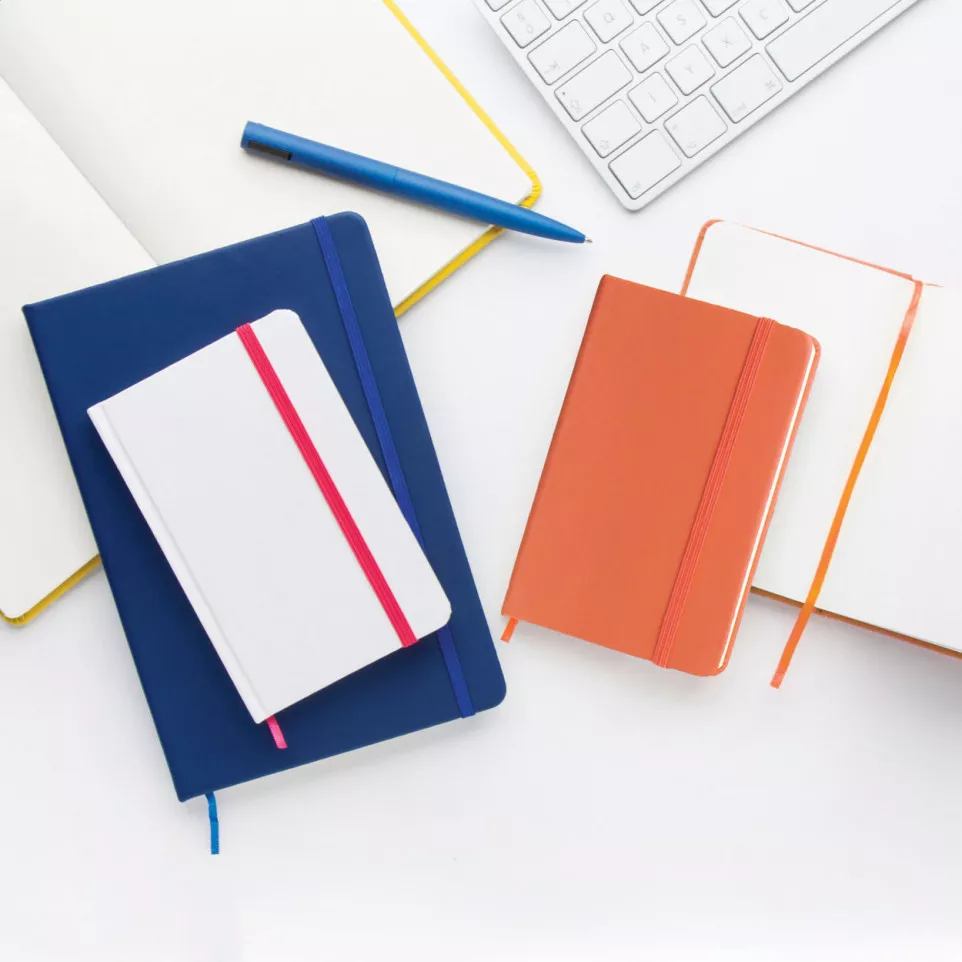 Pendula A6 red white notebook 