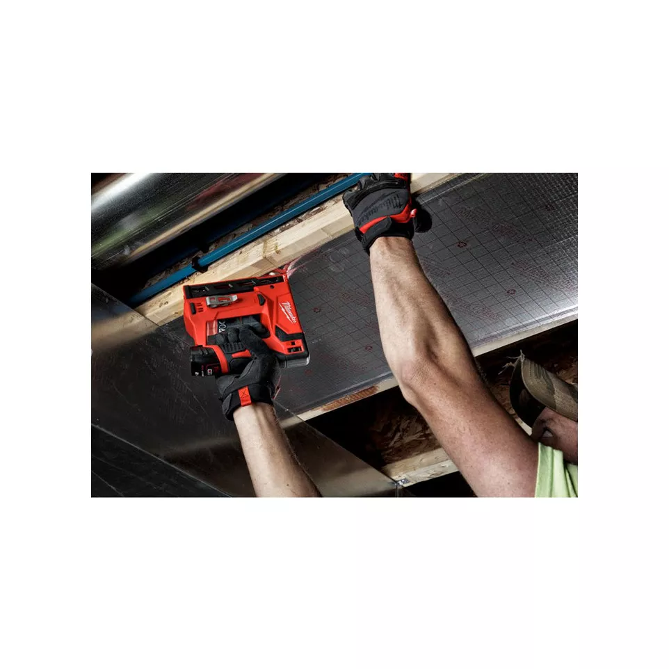 Agrafeuse sur accu Milwaukee M12...