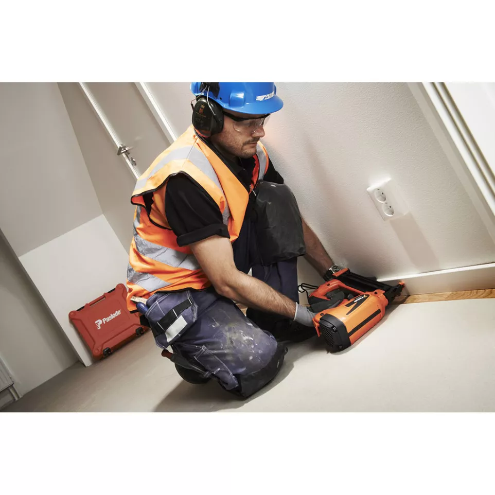 Cloueuse à gaz Paslode IMPULSE IM50...