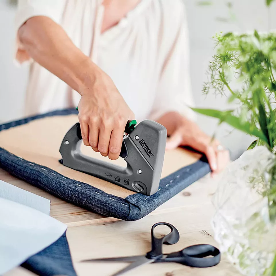 Nietmachine design metaal Rapid MS840...