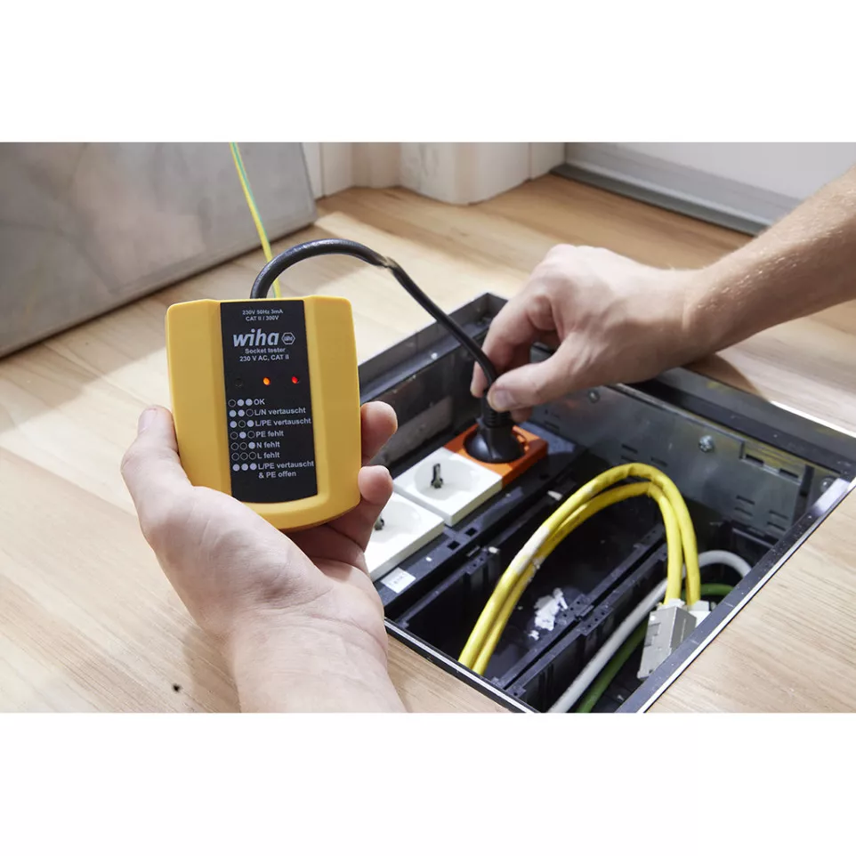 Testeur de prises Wiha 230 Vac CAT II...