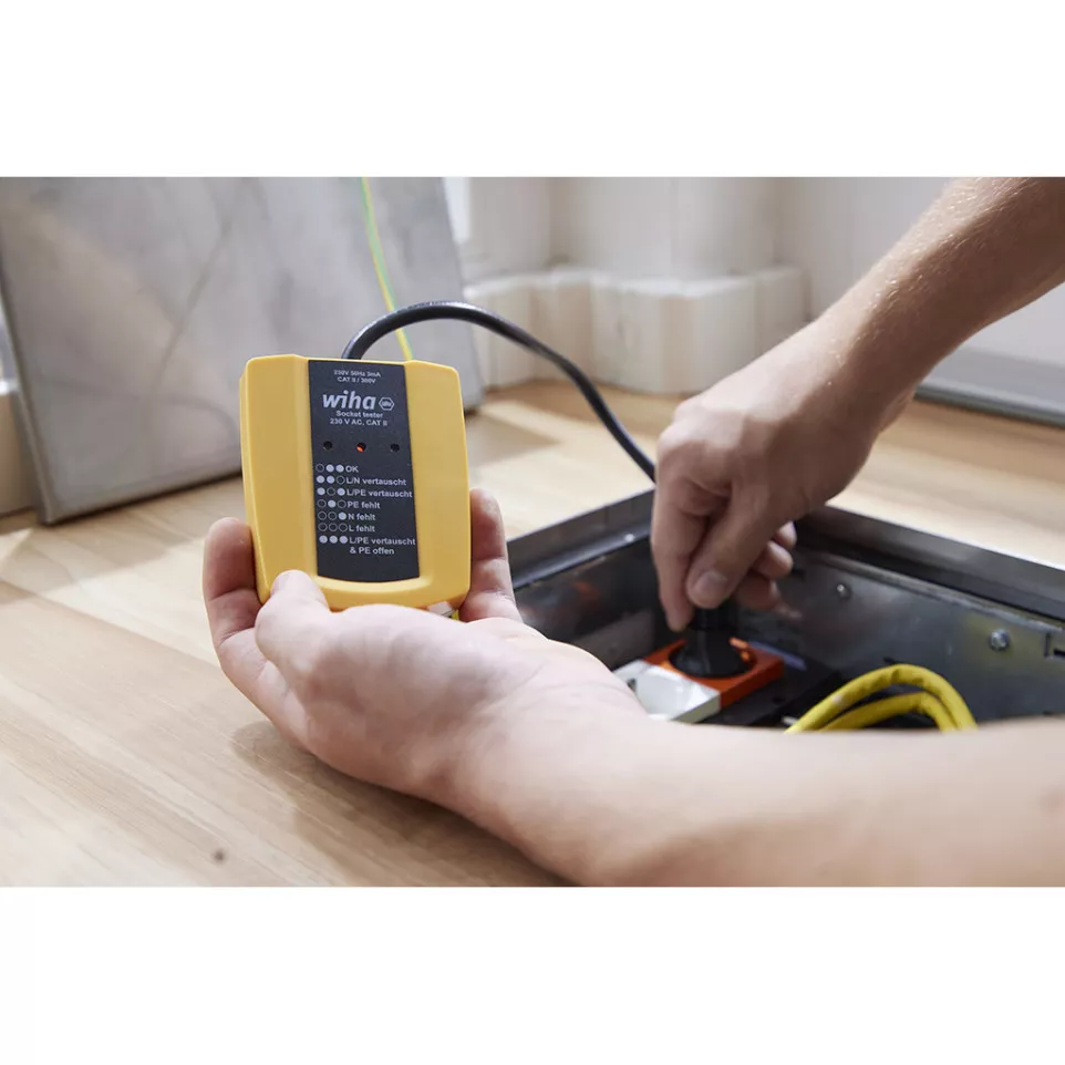 Wiha 230 Vac CAT II stopcontacttester...