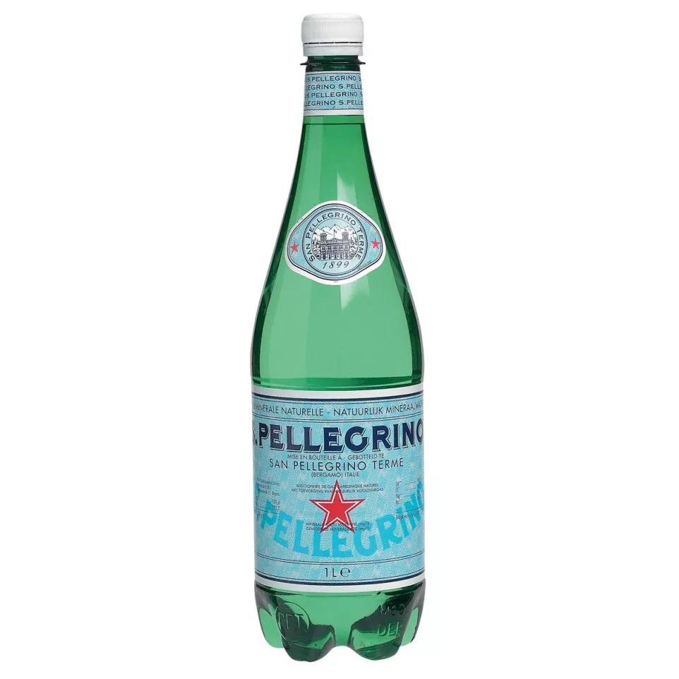 San Pellegrino water, fles van 1...
