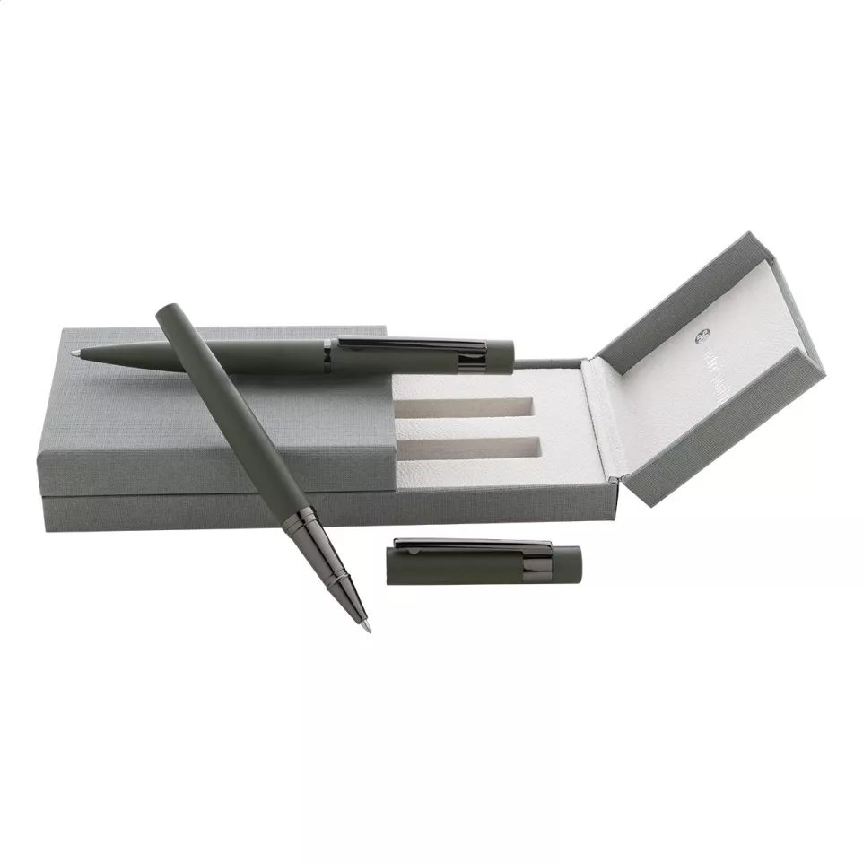 Atelier vert  parure de stylos 