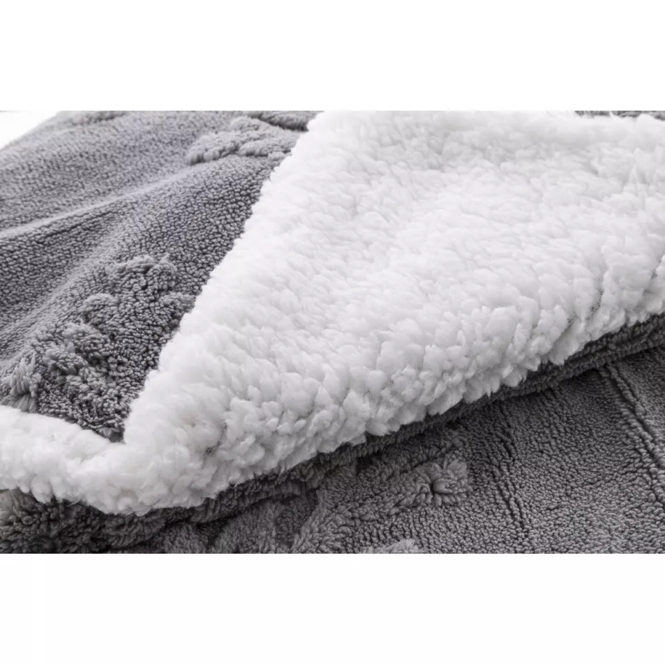 Valsatra grey  RPET Christmas blanket 