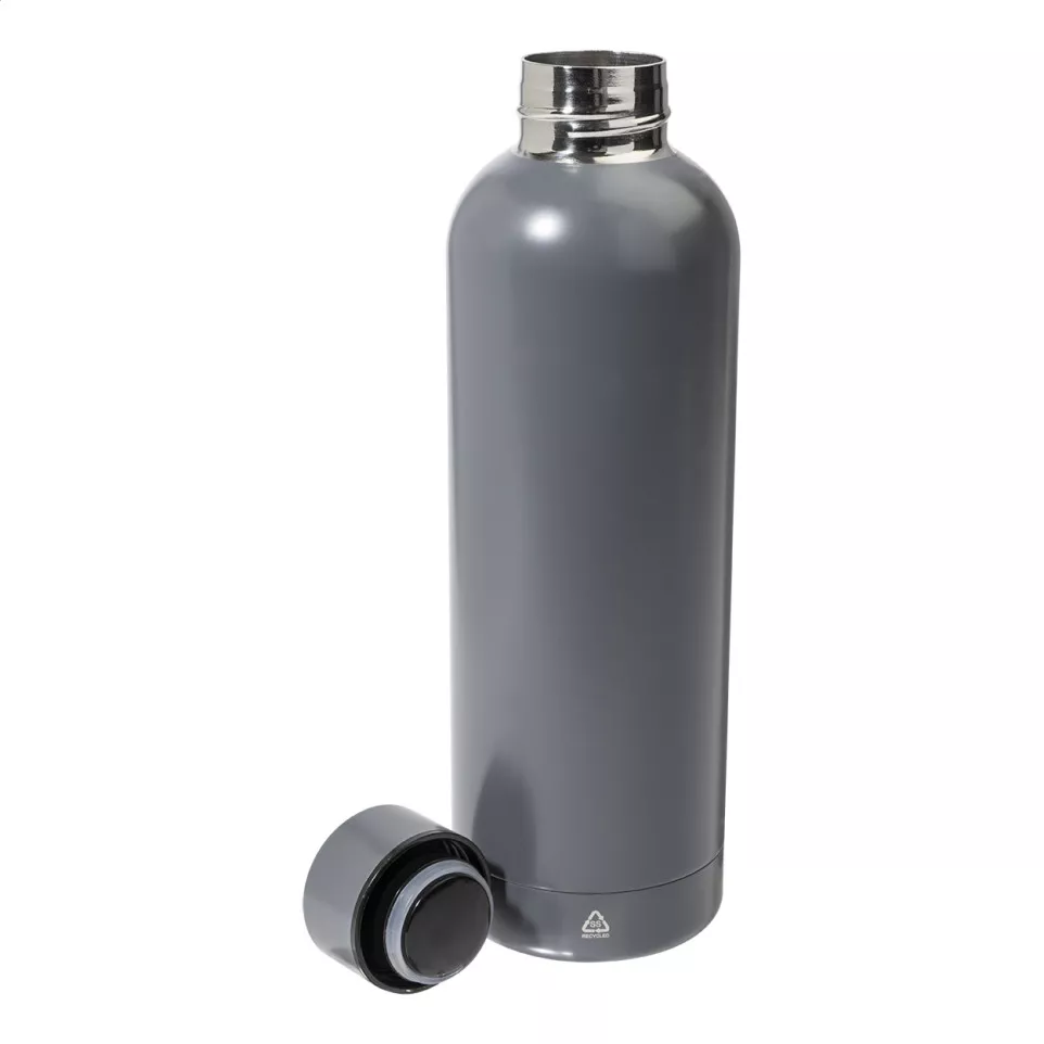 Pumori donker grijs  geïsoleerde fles 