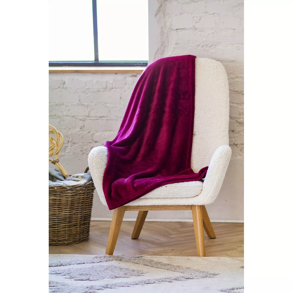 Espoo burgundy  flannel blanket 