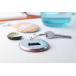 KeyBadge Bottle zilver wit button sleutelhanger met pin 