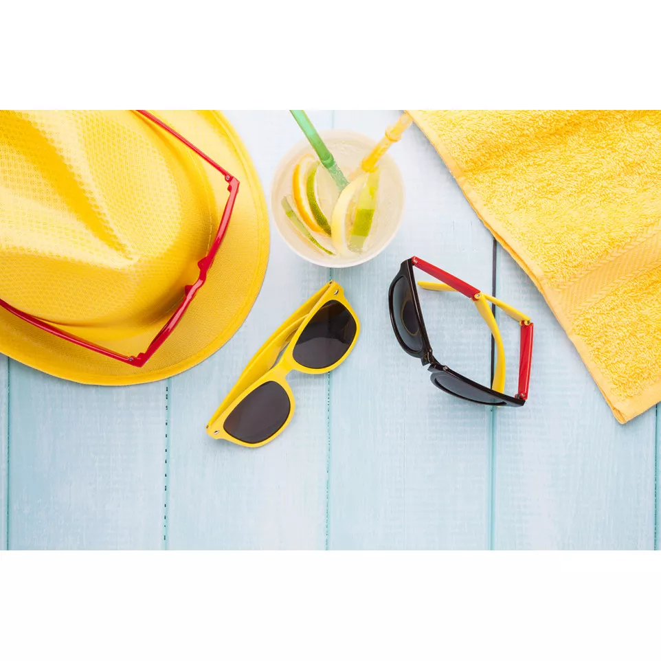 Nazare jaune  lunettes de soleil...