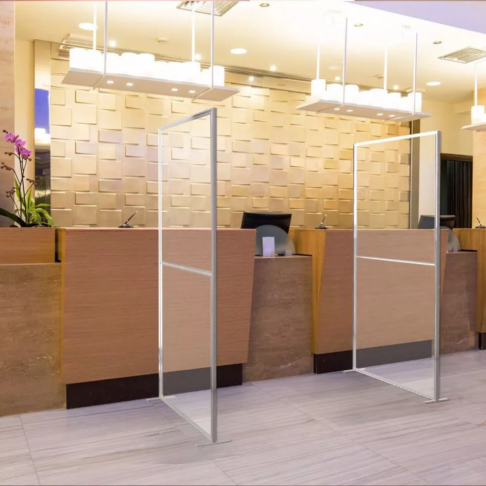 Freestanding separation screen