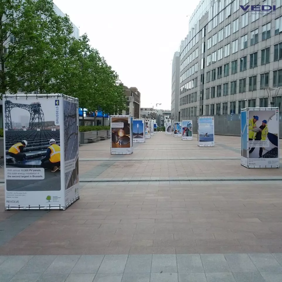 Advertising structure cube