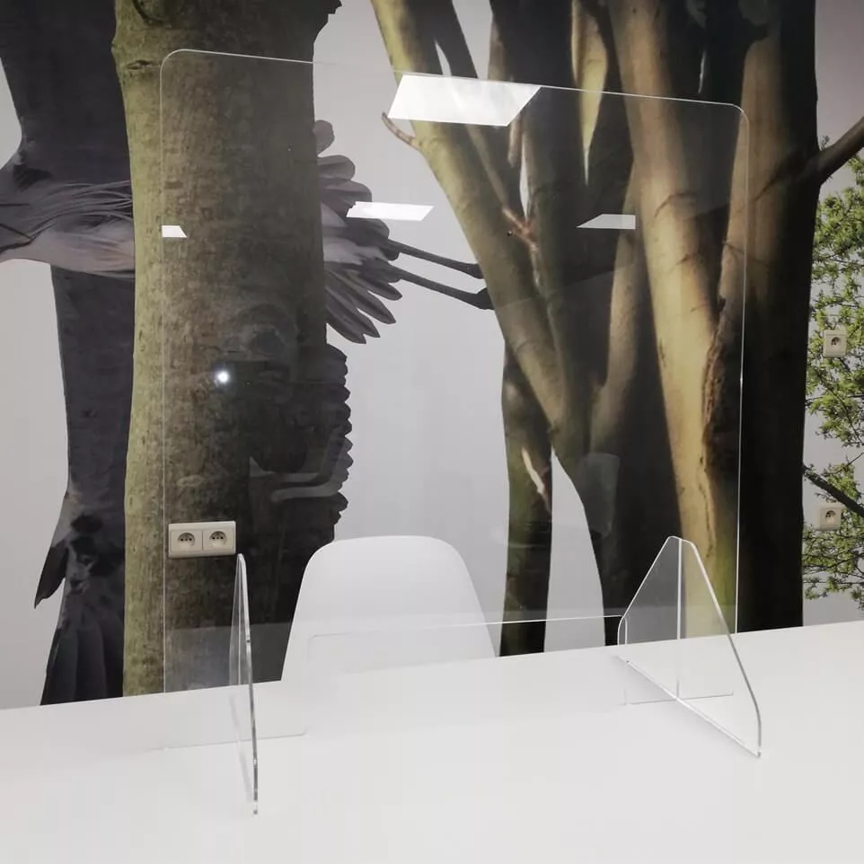 Protective plexiglass