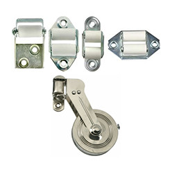 Haspels, riemen en geleiders voor rolluiken